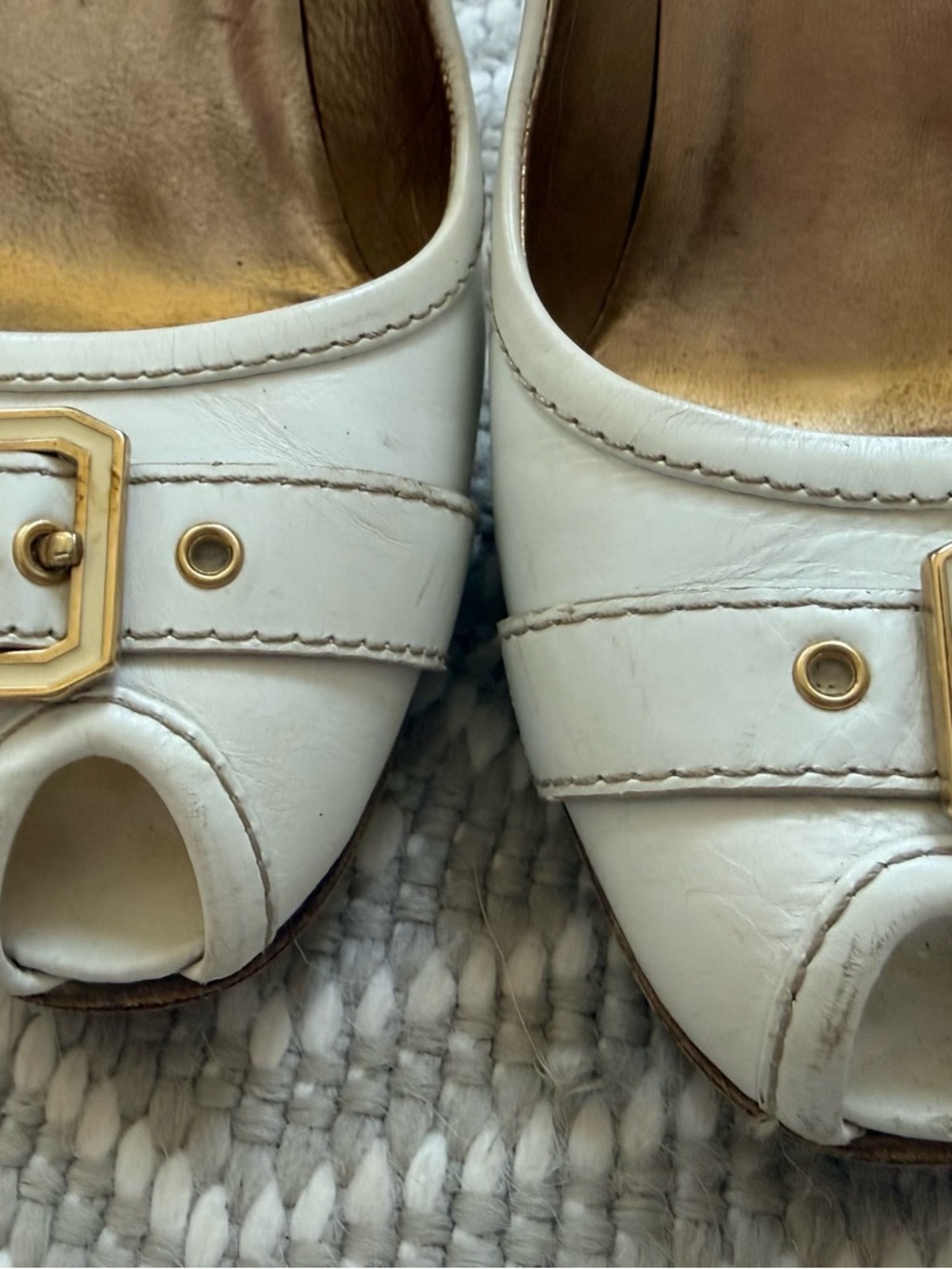 Dolce & Gabbana White Leather Peep-Toe Pumps with Gold Buckle Detail - Picture 2 of 12